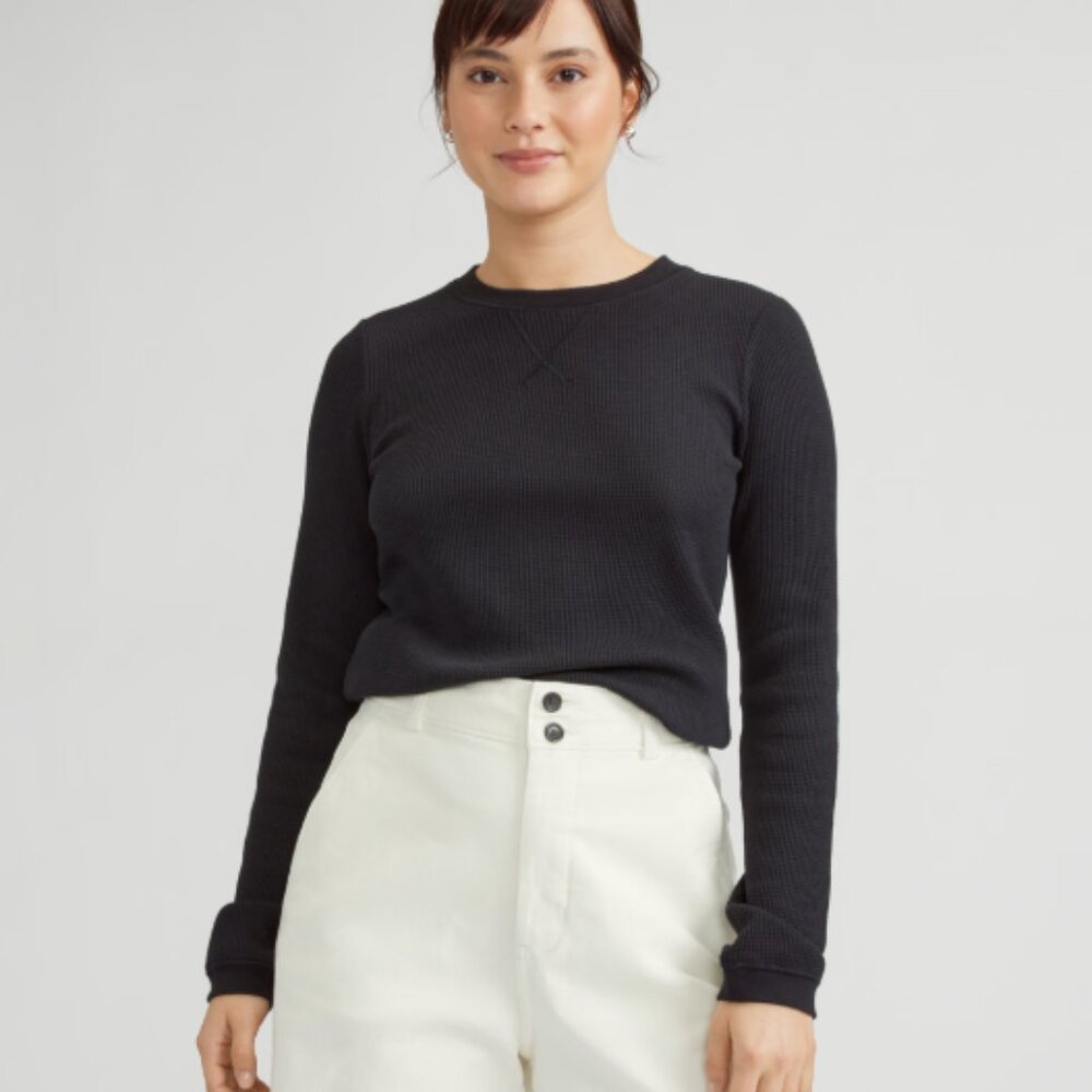 Everlane The Organic Cotton Waffle Tee Long Sleeve Shirt in Washed Black